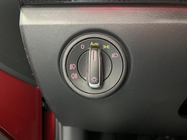Volkswagen UP! 1.0 TSI GTI / CRUISE/ PARKEERSENSOREN + CAMERA/ STOELVERWARMING/ BEATS AUDIO/ BLUETOOTH/ DAB/ CLIMA/ 17'' LMV