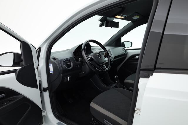Volkswagen UP! 1.0 TSI 90PK BMT Cross Up! | Rijklaar! | Stoelverw. | Cruise | PDC | Climate | Bluetooth | 5-Deurs | 16'' | Elek. ramen