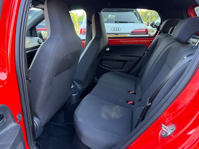 Volkswagen UP! 1.0 BMT cross up! / NL Auto! / 1e Eign. / Camera / Navi. by App / 16'' / Getint glas / Stoelverwarming / DAB / Cruise Control / Climate Control