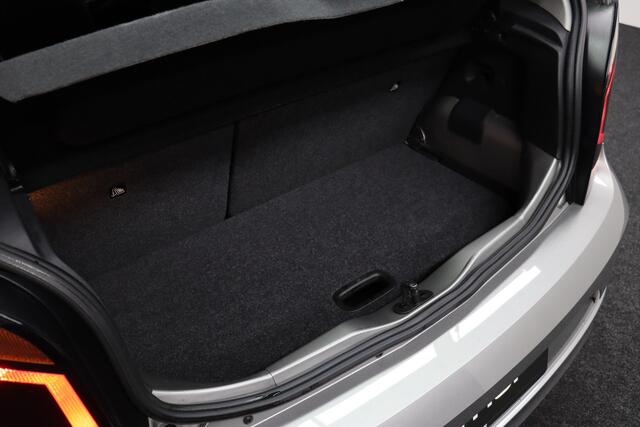 Volkswagen UP! 1.0 BMT move up! | Airco | Parkeersensoren Achter | LM Velgen | All-season Banden