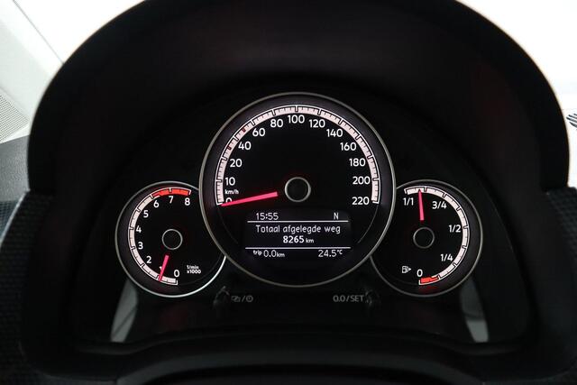 Volkswagen UP! 1.0 BMT high up! |DOH|1e eigenaar|Cruise|Stoelverwarming|camera|5drs.