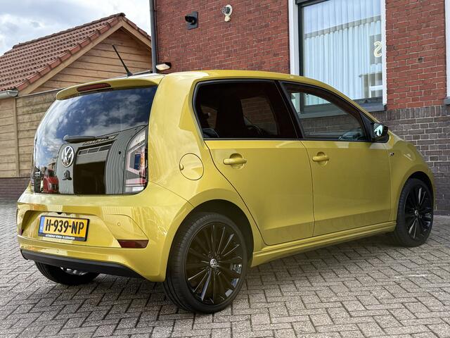 Volkswagen UP! 1.0 R-Line | UNIEKE AUTO | ORIG NL. | CAMERA | CRUISE | DAB | PDC |