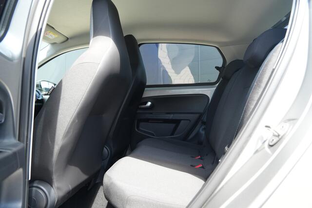 Volkswagen UP! 1.0 - Cruise - Camera - PDC - Bluetooth - DAB - Auto Clima - Rijklaar