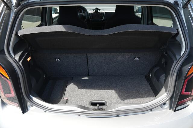 Volkswagen UP! 1.0 - Cruise - Camera - PDC - Bluetooth - DAB - Auto Clima - Rijklaar