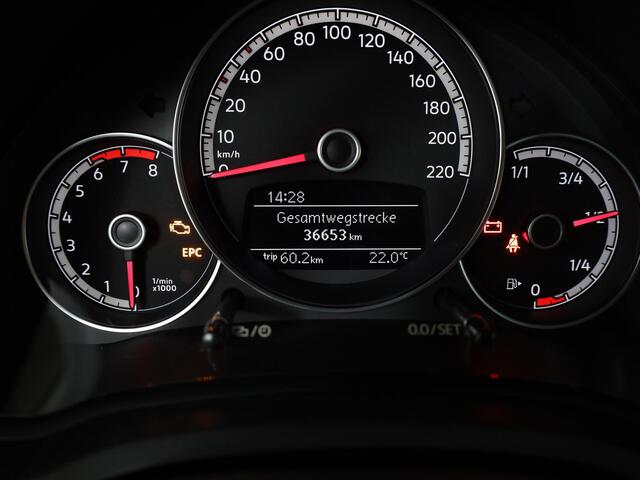 Volkswagen UP! 1.0 65 pk | Navigatie via App | Airco | Parkeersensoren achter | Achteruitrijcamera | Cruise control |