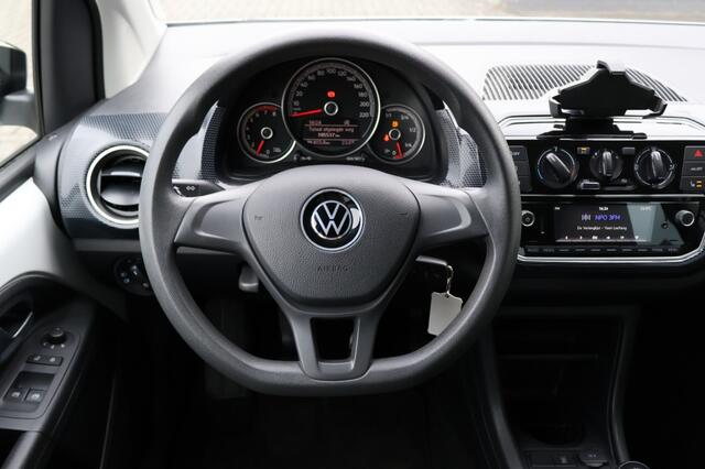 Volkswagen UP! 1.0 (65pk) Airco/Lane assist/DAB/17 Inch/Stoelverwarming