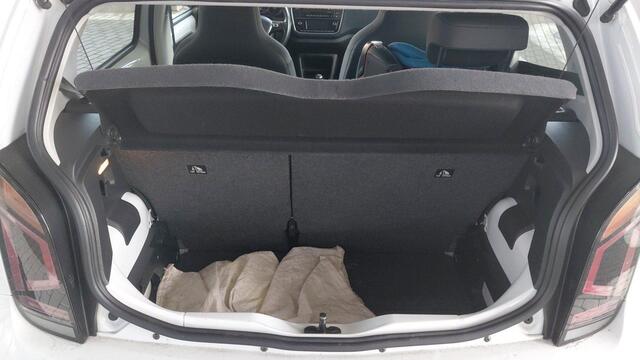 Volkswagen UP! 1.0 R-Line | AIRCO | PDC+CAMERA | 17" INCH | BLUETOOTH |