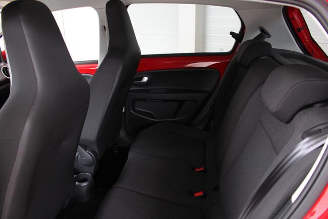 Volkswagen UP! 1.0 BMT move up! AUTOMAAT Airco | Parkeersensoren | Cruise Control