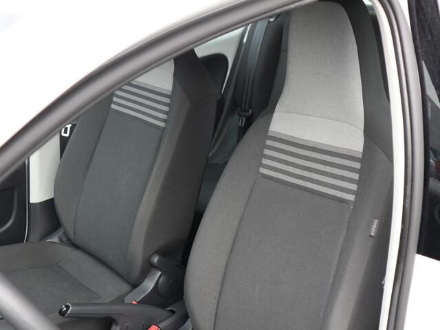 Volkswagen UP! 1.0 EXECUTIVE CLIMA CAMERA CRUISE CONTROL NL AUTO