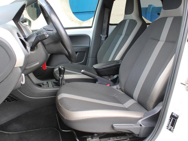 Volkswagen UP! 1.0 TSI BMT high up! | PANORAMSICH SCHUIFDAK | STOELVERWARMING | BEATS |