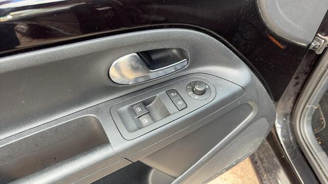 Volkswagen UP! 1.0 BMT move up! AIRCO / BLUETOOTH / DAB+ / ELEK RAMEN / NL-AUTO