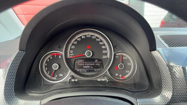 Volkswagen UP! 1.0 BMT move up! AIRCO / BLUETOOTH / DAB+ / ELEK RAMEN / NL-AUTO