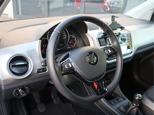 Volkswagen UP! 1.0 TSI 90pk high up! | Parkeersensoren | Cruise Control | Camera |
