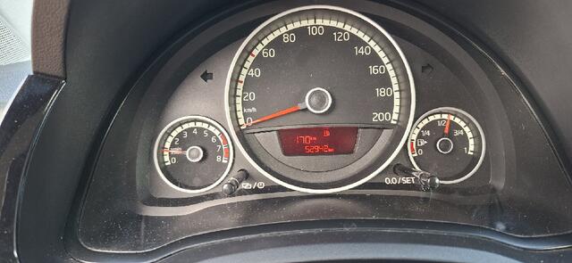 Volkswagen UP! CROSS 1.0 high up! BlueMotion NAVIGATIE