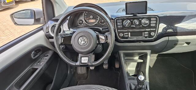 Volkswagen UP! CROSS 1.0 high up! BlueMotion NAVIGATIE