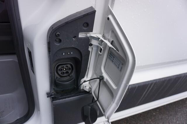 Volkswagen e-Crafter e-Crafter L3H3/L2H2 36 kWh 136pk LED Apple Carplay Camera Navigatie Parkeersensoren Cruisecontrol