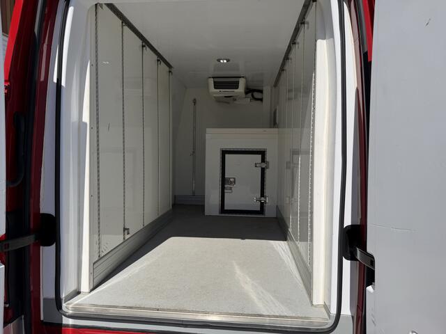 Volkswagen e-Crafter e-Crafter L3H3 36 kWh / Thermo King koel vries dag en nacht koeling - 22 graden celsius / rijbereik 120 km / airco / cruise / camera / pdc rondom / zero emissie