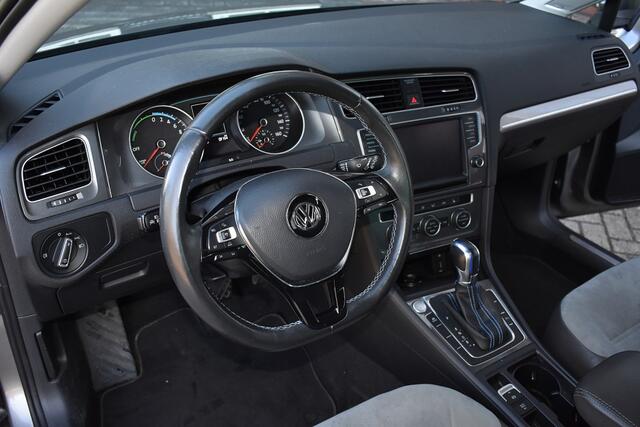 Volkswagen e-Golf e-Golf | Lederen Bekleding | Zwarte Velgen | Privacy Glass | Lage km. stand! |