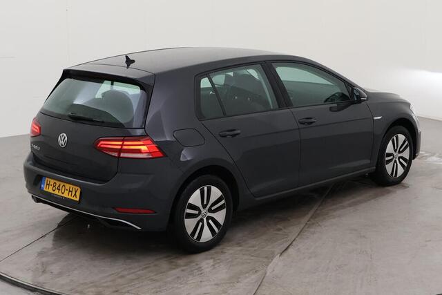 Volkswagen e-Golf 36kWh / 136pk E-DITION / Adaptive Cruise / Navigatie / LED