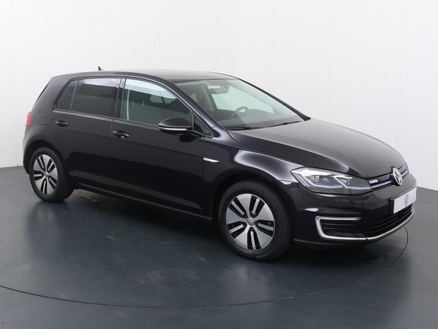 Volkswagen e-Golf E-DITION | 136 PK | Warmtepomp | Adaptive cruise control | Parkeersensoren | Navigatiesysteem |