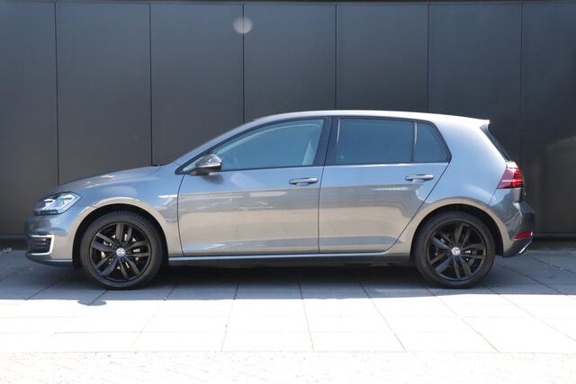Volkswagen e-Golf | CAMERA | CRUISE | DYNAUDIO | NAVI | CLIMATE |