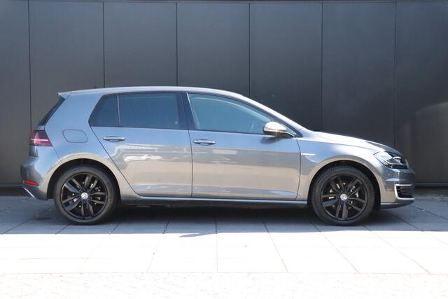 Volkswagen e-Golf | CAMERA | CRUISE | DYNAUDIO | NAVI | CLIMATE |
