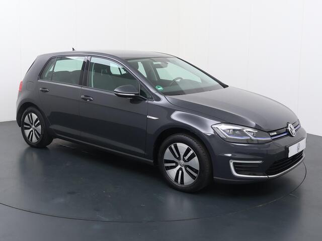 Volkswagen e-Golf E-DITION | Automaat | Multifunctioneel stuurwiel | Adaptive cruise control | ACC | Frontassist | Spraakbediening | Automatische verlichting | Spiegelverwarming | Bluetooth | Navigatie FullMap | Apple Carplay - Androidauto | Climate | Parkeersensoren voor