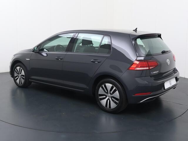 Volkswagen e-Golf E-DITION | Automaat | Multifunctioneel stuurwiel | Adaptive cruise control | ACC | Frontassist | Spraakbediening | Automatische verlichting | Spiegelverwarming | Bluetooth | Navigatie FullMap | Apple Carplay - Androidauto | Climate | Parkeersensoren voor