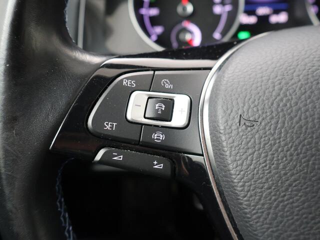 Volkswagen e-Golf E-DITION | Automaat | Multifunctioneel stuurwiel | Adaptive cruise control | ACC | Frontassist | Spraakbediening | Automatische verlichting | Spiegelverwarming | Bluetooth | Navigatie FullMap | Apple Carplay - Androidauto | Climate | Parkeersensoren voor