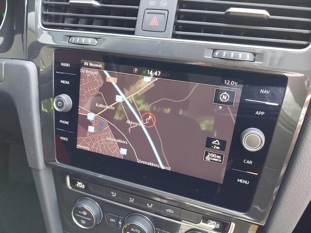 Volkswagen e-Golf 100 KW 1e EIGENAAR WARMTEPOMP ADAPT CRUISE LED NAVI ECC 17 INCH