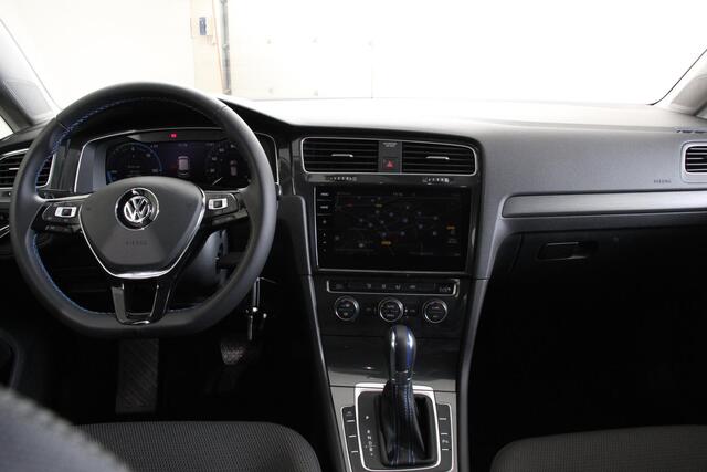 Volkswagen e-Golf ¤ 2000,- subsidie mogelijk ! | Navigatie | Climate control | Virtual cockpit | Parkeersensoren V+A | DAB+ | Adaptive Cruise Control | 17"Lichtmetalen velgen