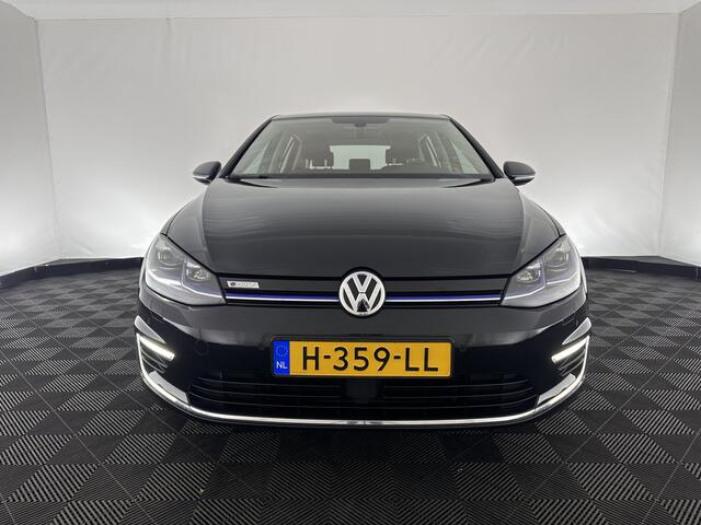 Volkswagen e-Golf E-DITION Aut. *HEAT-PUMP | ADAPTIVE-CRUISE | FULL-LED | DAB+ | NAVI-FULLMAP | CARPLAY | COMFORT-SEATS | ECC | PDC | CRUISE | 17''ALU*