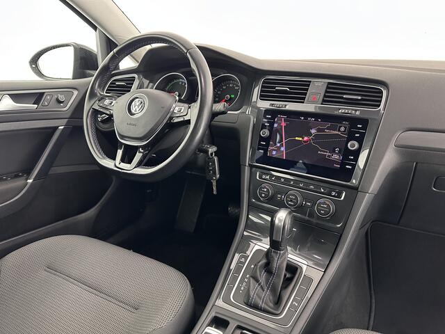 Volkswagen e-Golf E-DITION Aut. *HEAT-PUMP | ADAPTIVE-CRUISE | FULL-LED | DAB+ | NAVI-FULLMAP | CARPLAY | COMFORT-SEATS | ECC | PDC | CRUISE | 17''ALU*