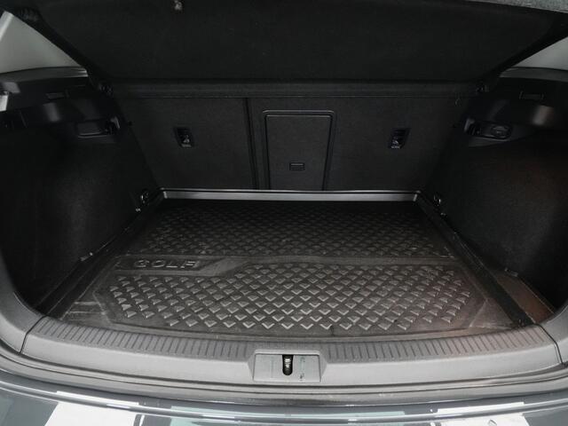 Volkswagen e-Golf E-DITION 136pk Navigatie Camera Acc Led