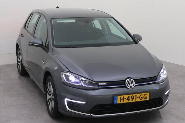 Volkswagen e-Golf E-DITION / Digitaal dashboard / Navigatie / Parkeersensoren V+A / Climate controle