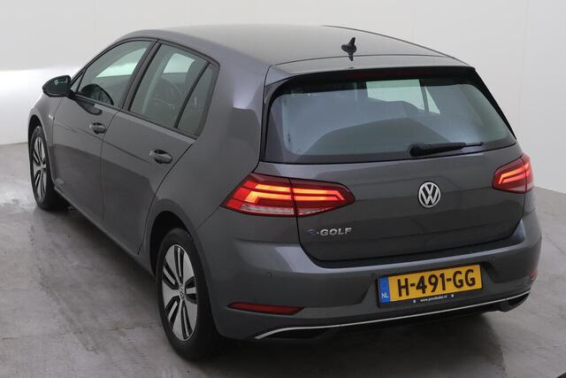 Volkswagen e-Golf E-DITION / Digitaal dashboard / Navigatie / Parkeersensoren V+A / Climate controle