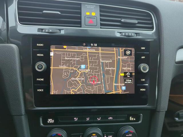 Volkswagen e-Golf E-DITION / Digitaal dashboard / Navigatie / Parkeersensoren V+A / Climate controle
