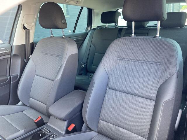 Volkswagen e-Golf E-DITION 100kW/136PK · Navigatie · Camera + Parkeersensoren · Keyless