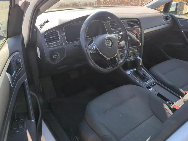 Volkswagen e-Golf E-DITION Warmtepomp CCS Cam Stoelverwarming AUT. Adaptive Cruise Apple Carplay Android Navi Climatronic