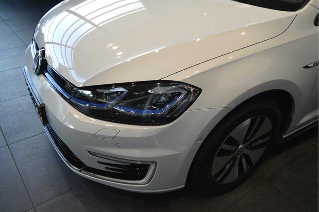 Volkswagen e-Golf navi clima camera cruise pdc virtual cockpit !!