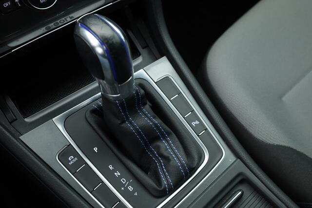 Volkswagen e-Golf | Navi | Stoelverw. | Apple CarPlay | PDC | LED | Cruise