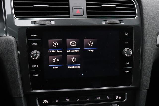 Volkswagen e-Golf | PDC | STOELVERW. | APPLE CARPLAY | NAVI |