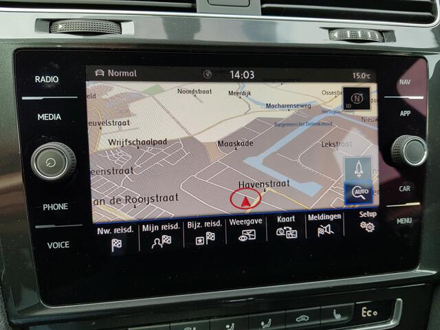 Volkswagen e-Golf Automaat 136pk | Navigatie | Climate Control | Virtuele Cockpit | Camera | Keyless | Stoelverwarming | Parkeer Sensoren | Cruise Control Adaptive | Lichtmetalen velgen 17"