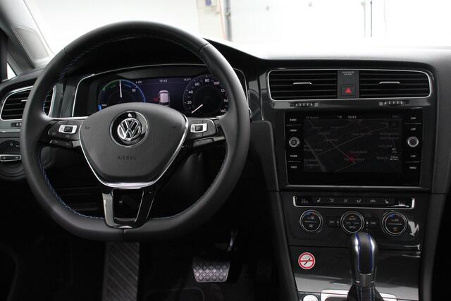 Volkswagen e-Golf | Navigatie | Climate control | Virtuel Cockpit | Camera | Keyless | Bluetooth | Cruise Control | Lichtmetalen Velgen |