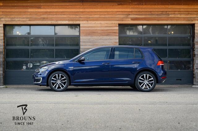 Volkswagen e-Golf e-Golf | Camera | ACC | AppleCarplay & Android Auto | Drive Mode