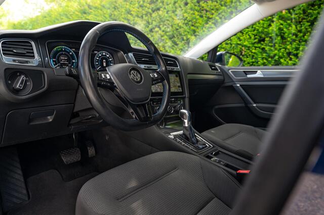 Volkswagen e-Golf e-Golf | Camera | ACC | AppleCarplay & Android Auto | Drive Mode