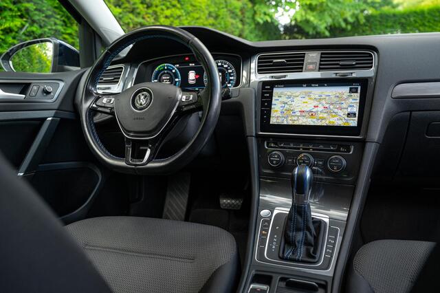 Volkswagen e-Golf e-Golf | Camera | ACC | AppleCarplay & Android Auto | Drive Mode