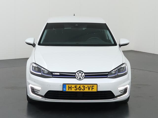 Volkswagen e-Golf E-DITION | Navigatiesysteem | Cruise Control Adaptief | Dodehoek Detectie | Apple Carplay/Android Auto | Parkeercamera |