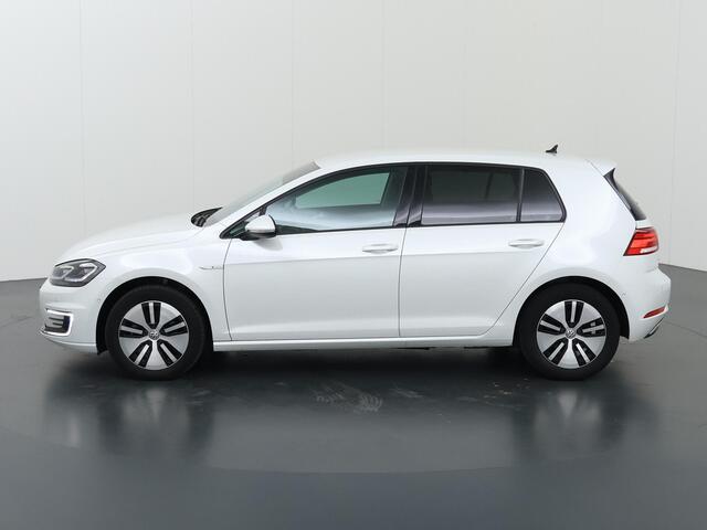 Volkswagen e-Golf E-DITION | Navigatiesysteem | Cruise Control Adaptief | Dodehoek Detectie | Apple Carplay/Android Auto | Parkeercamera |
