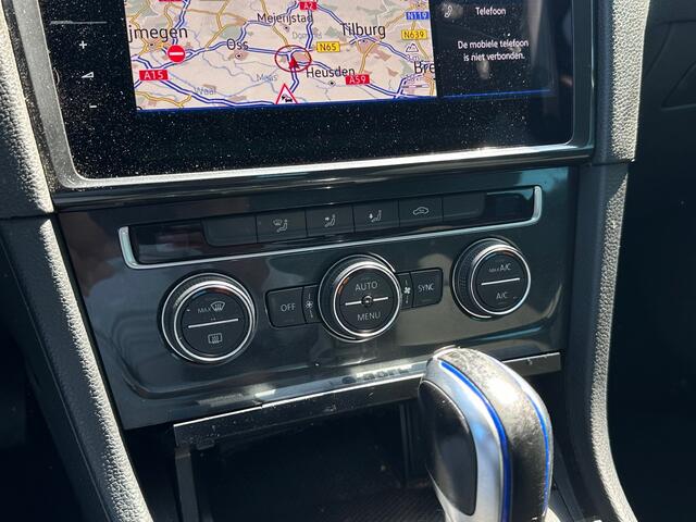 Volkswagen e-Golf e-Golf 36 kWh 136pk Warmtepomp Navigatie Key Less